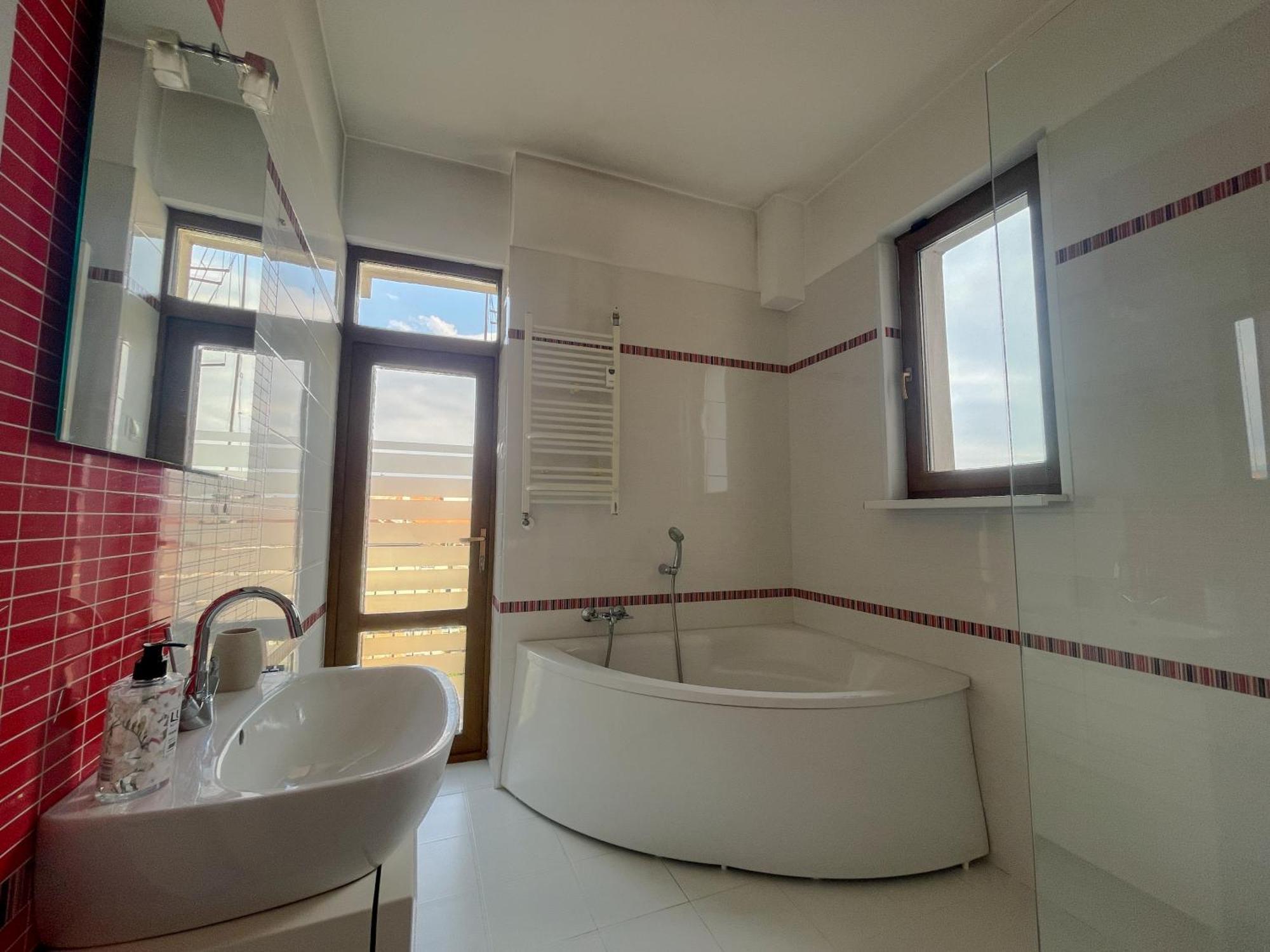 Apartment Spacious Flat On Sofia's Main Street
